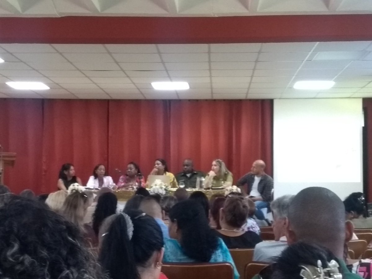Seminario de Preparación para el curso 2023_ 2024 de la provincia Artemisa. Excelente intercambio y proyecciones bien precisas  para una correcta Labor Preventiva Educativa desde la escuela hasta cada comunidad con el trabajo el equipo <a href="/Eugeniocubano/">Eugenio González Pérez</a> <a href="/barreto_nt/">NTBarreto</a> <a href="/yarobyalvarez/">Director Provincial Educación Artemisa</a>