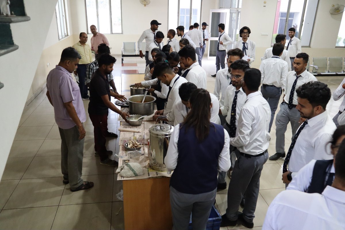 Refreshments during 'Tech-Marathon - A 16 hours Techno Brain Race Competition - 2023'  @ SMS Varanasi
#TechMarathon #InnovationRace #SMSVARANASI #MCAStudents #Teamwork #Creativity #Innovation #CountdownBegins #MCA #computerapplication #Technology #Marathon #16HourChallenge