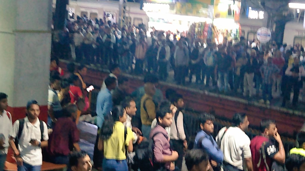 When finally #MumbaiRains is here....

What non mumbaikar 's.            What we 
think we do.                                      Actually do

#MumbaiLocal