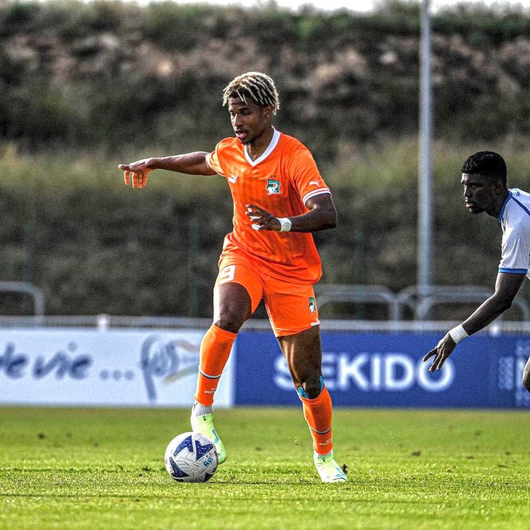 Selephanto's tweet photo. Super match de la part de l'attaquant du Stade de Reims, N'dri Koffi aujourd'hui face au Japon ! 🫡

1 But ⚽️
1 Passe Décisive 🎯

MOTM.💎🇨🇮 https://t.co/kcHDL7LlMp