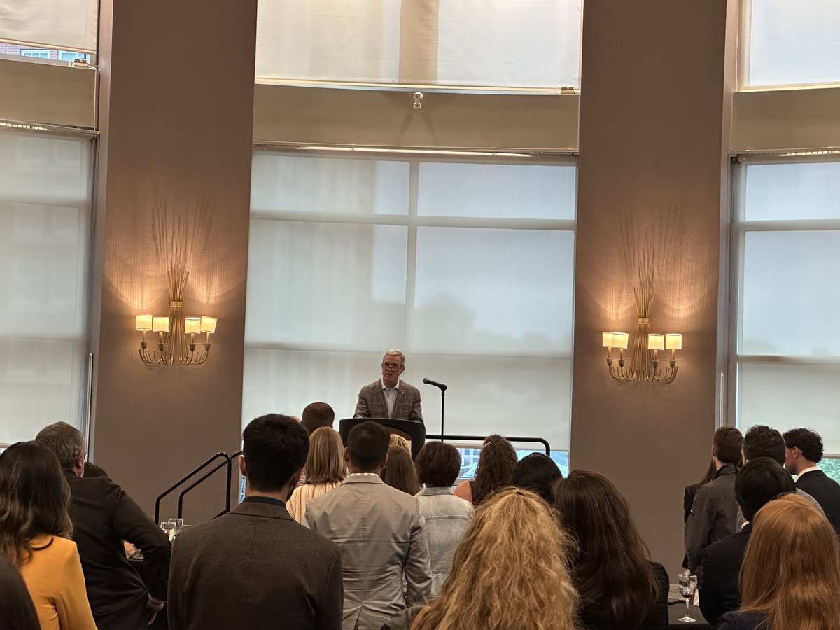 Learning the importance of re-discovering our humanity during A SOLD OUT evening with <a href="/WesElyMD/">WesElyMD</a> at the American Delirium Society while listening to excerpts from his book Every Deep Drawn Breath that included inspiring patient stories.