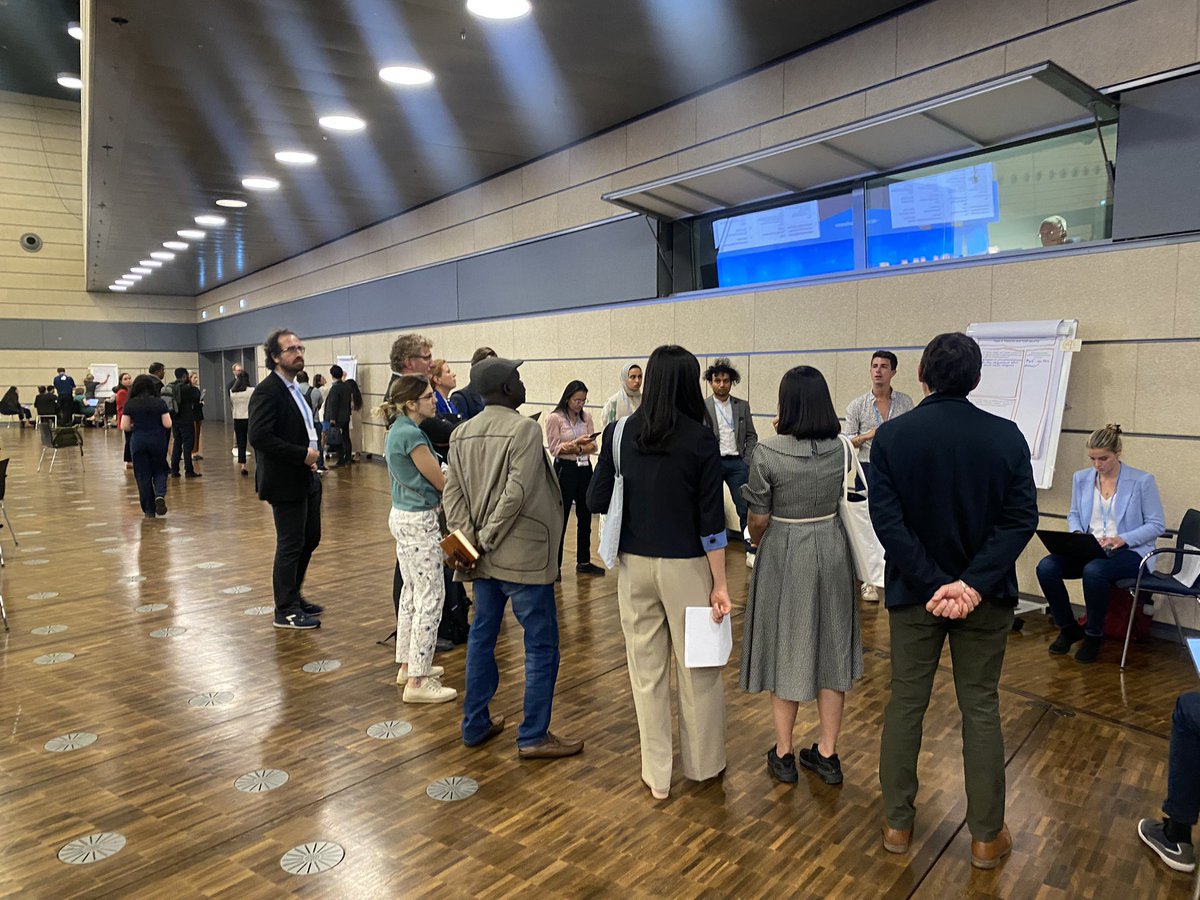 jcordanos's tweet photo. El Diálogo Océano - Clima en pleno desarrollo en Bonn! Día 1 de discusiones y compartir ideas sobre cómo incluir el océano en la políticas climáticas, en protección de ecosistemas y seguridad alimentaria. 
@Minrel_Chile @UNFCCC https://t.co/Rcg4Zle6oy