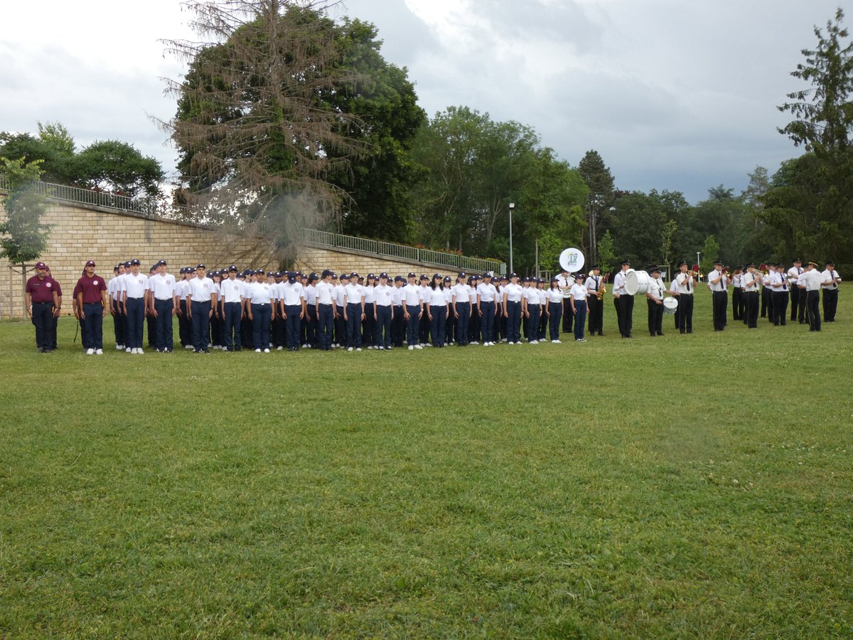 DSDEN_03's tweet photo. Mme PRESTAUX IA DASEN était à  la cérémonie d'ouverture du 2è séjour de cohésion @snujemengage au CIS BELLERIVE SUR ALLIER
✅se déroule du 11 au 23 juin 2023
✅ 192 volontaires présents issus de 4 dpts : Val de Marne, Haute-Vienne, Corrèze, Yonne et Allier
@acclermont @Prefet03 https://t.co/VtWlBRdcd7
