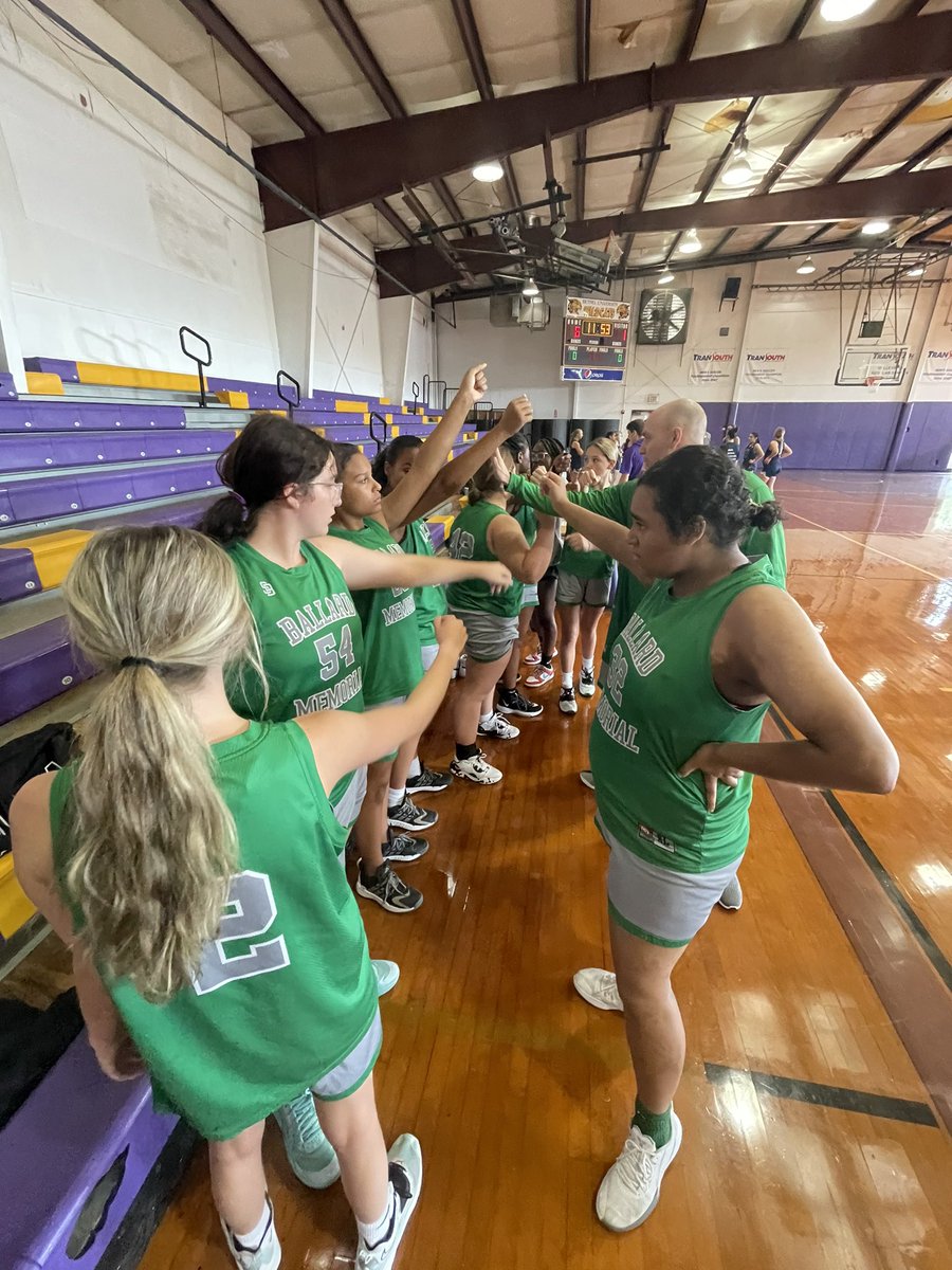 AprilCarter_AC's tweet photo. @LadyBombersBMHS 
Got up early this morning to get some work in! Great start to Day 2 of Bethel Camp. 2 more games set for later this afternoon! Go Big Green! #BomberPride https://t.co/bqXktFVHY3