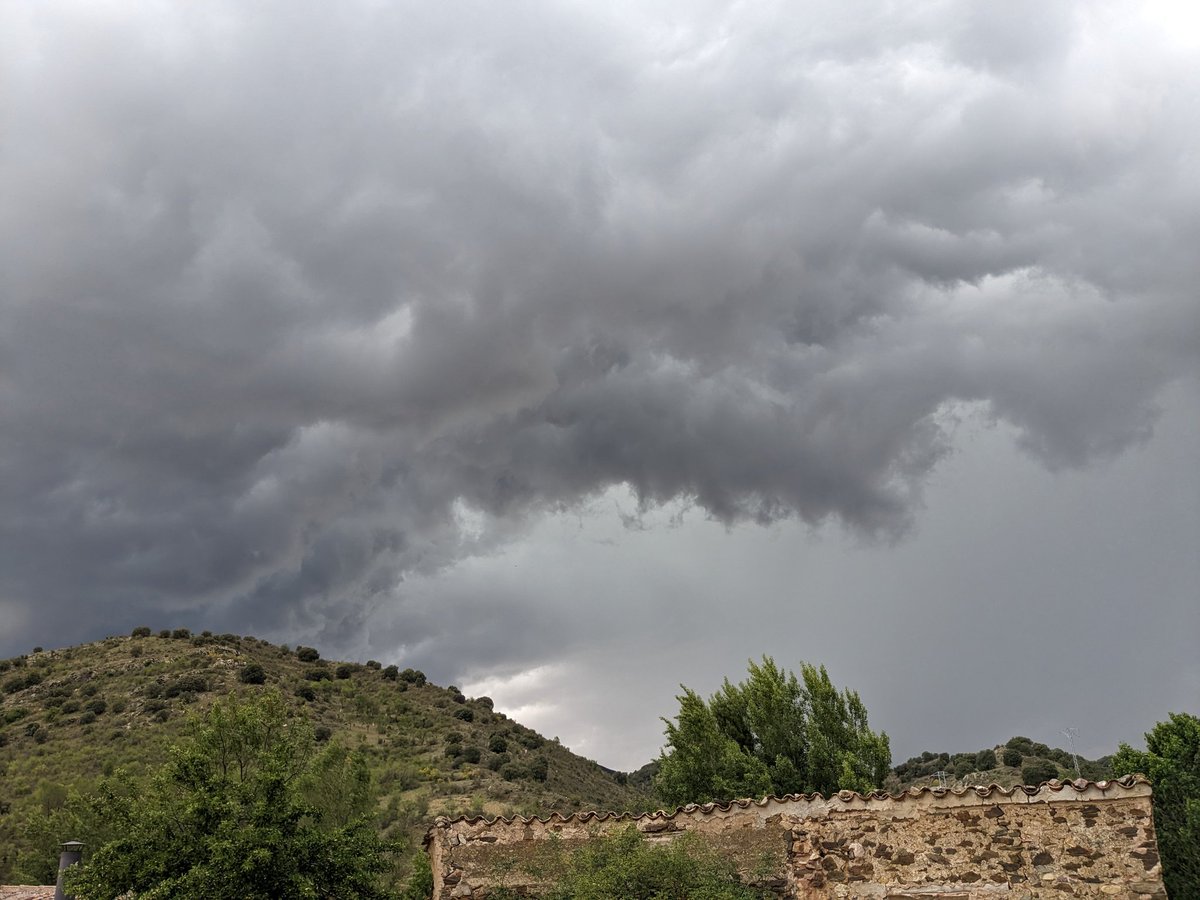 Asustan estás tormentas en el valle del alto Huerva. Vistabella.
<a href="/ElTiempo_tve/">El Tiempo en TVE</a>