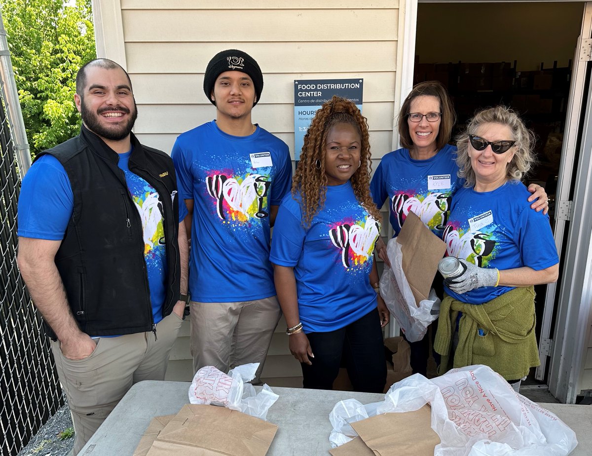 @Wegmans is helping out the community in a huge way—this morning, they prepared food bags for distribution at the Mission! We are so proud to be a part of a neighborhood that supports each other.

#WegmansCares #HelpInTheCommunity #FeelTheLove