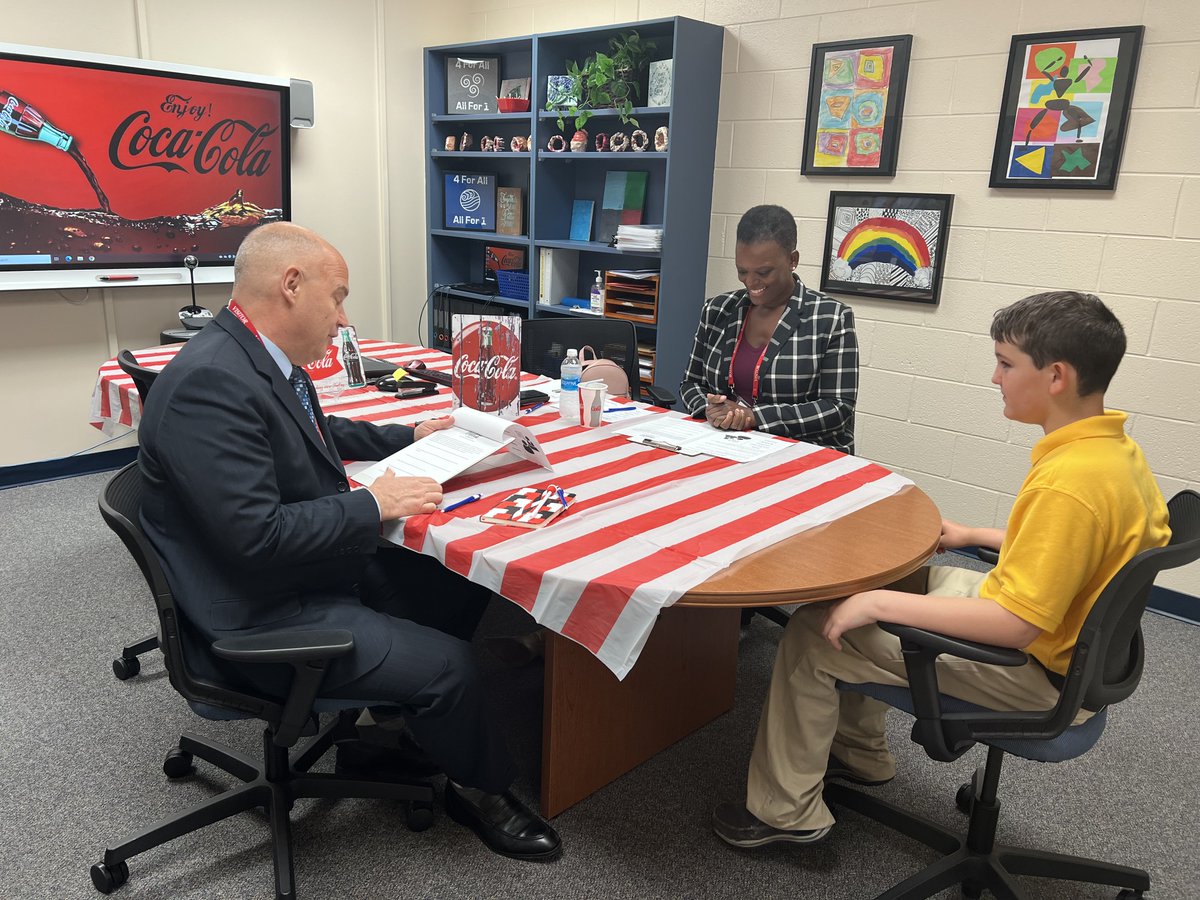 PWCSNews's tweet photo. Fourth graders at Pattie Elementary School challenged themselves in The Gauntlet, a competition of etiquette, communication, and leadership. https://t.co/2P1gd5t9Cy