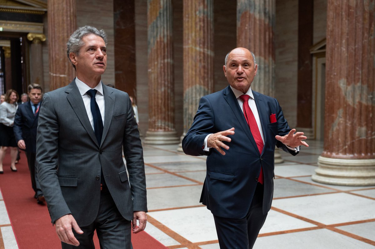 Slovenian Government on Twitter