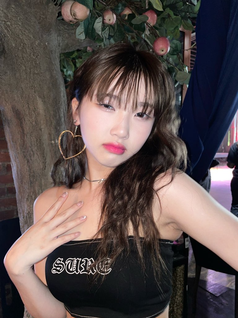 tribedaloca's tweet photo. [#소은🐰]
뭘 좋아할지 몰라 다 준비 했어💜😈

#트라이비 #TRI_BE #SoEun https://t.co/Nxl7crpOgw