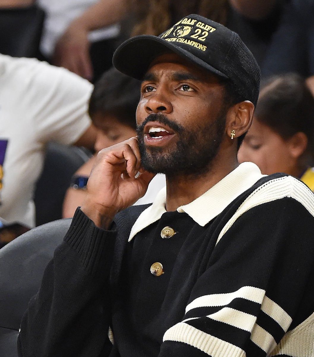 TheDunkCentral's tweet image. The Miami Heat made a trade offer for Kyrie Irving at the trade deadline, per @ShamsCharania 

Miami is expected to be in the market for a star player this offseason 

(Via @FanDuelTV )