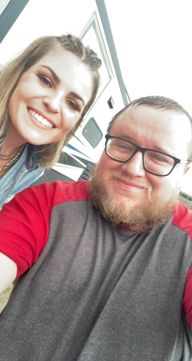 Me and Tenille Arts in a picture ❤️