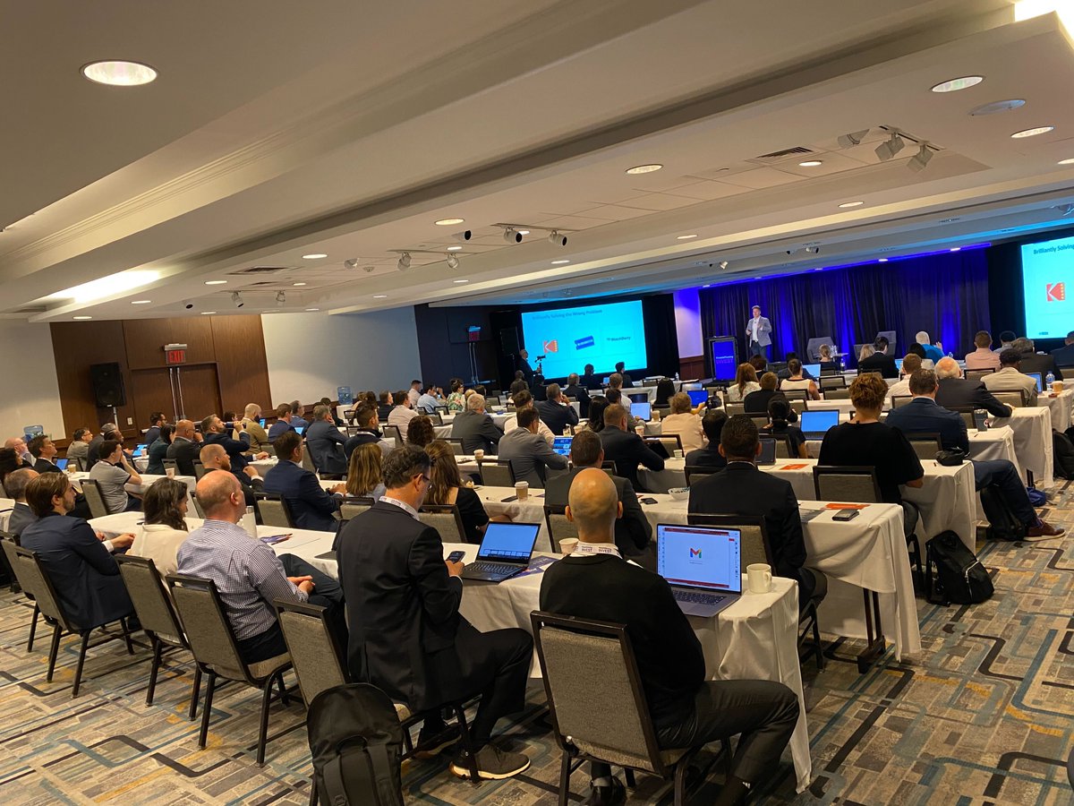 finplan's tweet photo. It's day 2 of #FPInvest! The room is packed with attentive attendees as keynote speaker, Daniel Crosby, presents a powerful presentation to help us gain an understanding of human psychology to bring about better client outcomes. Share your experience with us using #FPINVEST. https://t.co/gOpgCkrvDs