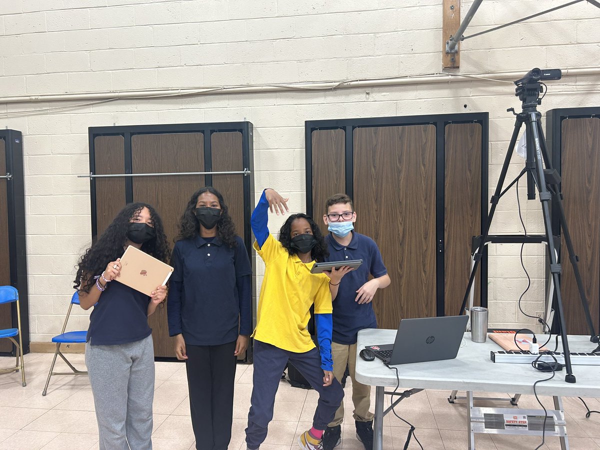 school3_STEM's tweet photo. The live stream crew behind the scenes at our Kindergarten Moving Up Ceremony! 🎥🎬🎓 @S3_Belleville https://t.co/1oCi1bqSNs