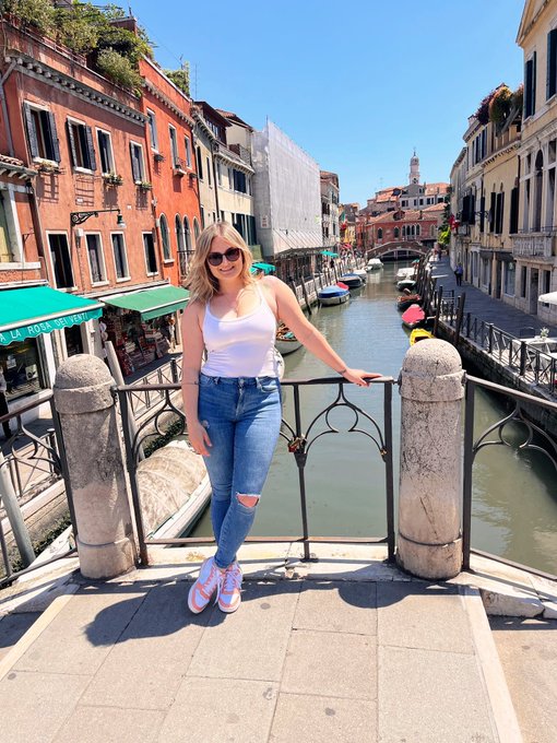 Venedig ist wirklich zauberhaft 🥰
#vacation #venedig #italy #free #adventure #seetheworld #happy #holly