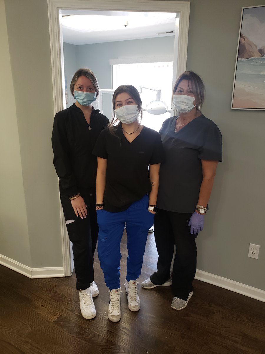 The ladies hard at work this Tuesday!
#staff #hardworking #tuesday #june2023 #frankfortoffice #calltoday #freeconsultations #awesomestaff #awesomedoctor #flossmoor #frankfort #plainfield #Illinois