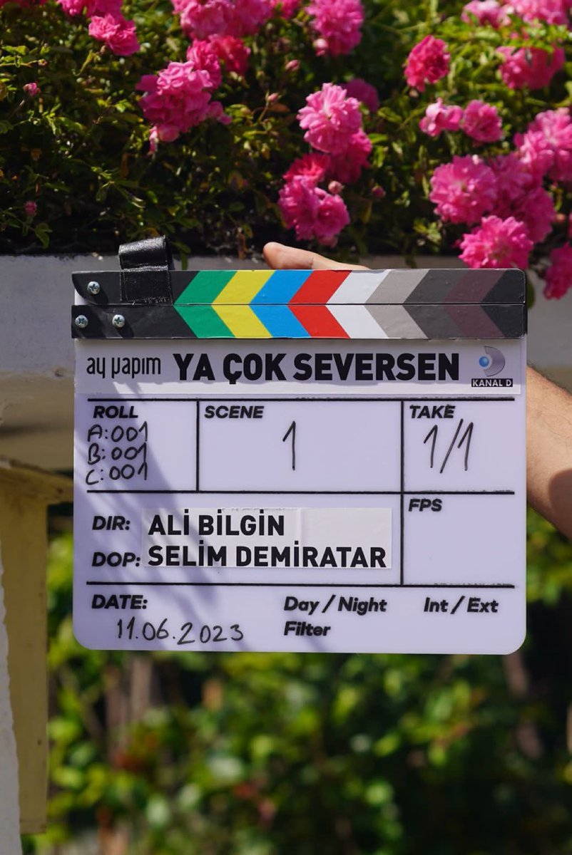 #YaÇokSeversen çok yakında @KanalD’de! 🎬 @KeremBursin @hafsanur_s @ayyapim