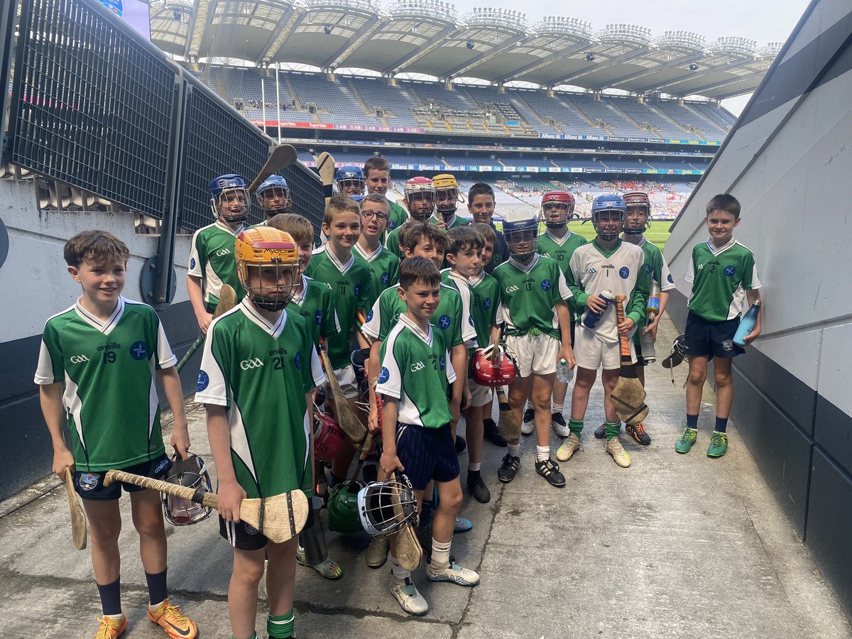 SBhride1917's tweet photo. Lá den scoth i bPáirc an Chrócaigh inniu le @CnmbDublin. Ní raibh an t-ádh linn sa chraobh ach bhí lá iontach ag na buachaillí. Chomhghairdeas le Divine Word NS https://t.co/yx8rPYASKN