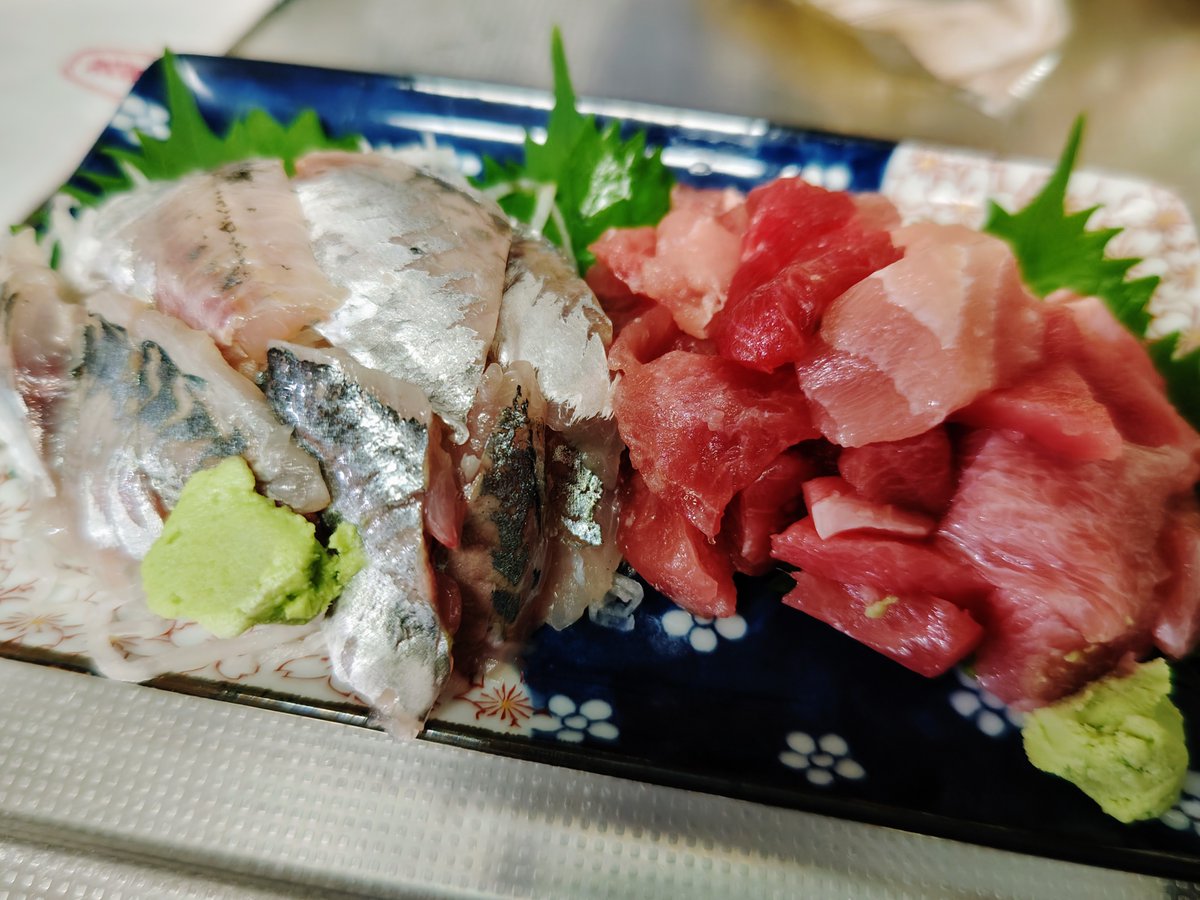 ようやく、ようやく行けたお魚屋さん。
まぐろとアジのお刺身と、メリカリのフライを購入。
どれもおいしかった～！！
次はもう少し早く行くべし📝
<a href="/senngyo_ebisu/">京王多摩川　鮮魚えびす　店主マコト　（社会人バンド「mille69」Ｇｔ）</a>