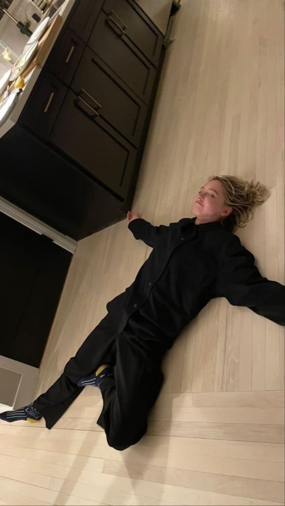 "ปิดเทอมแล้ว แต่น่ายังไม่ค่อยรู้จักใครเลย อาจจะช้าไปสักหน่อยแต่มาทำความรู้จักกันไหมคะ ? "

⑅꒰｡◜◡◝｡꒱⑅

#beauxbatonsth 
#จะทําความรู้จักกับคนที่มารีทวิต