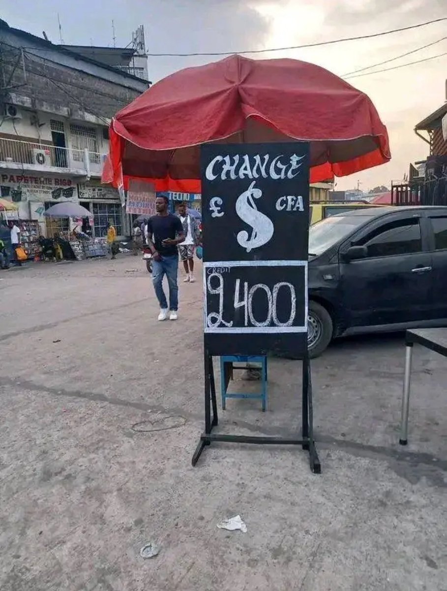 galumeraphael4's tweet image. Adolph muzito est le Messi de l'économie congolaise. Cet homme a maitrisé la monnaie durant tout son mandat, pourquoi vous avez aussi honte de le consulter pour la stabilisation du dollars américains en vitesse de fusé.