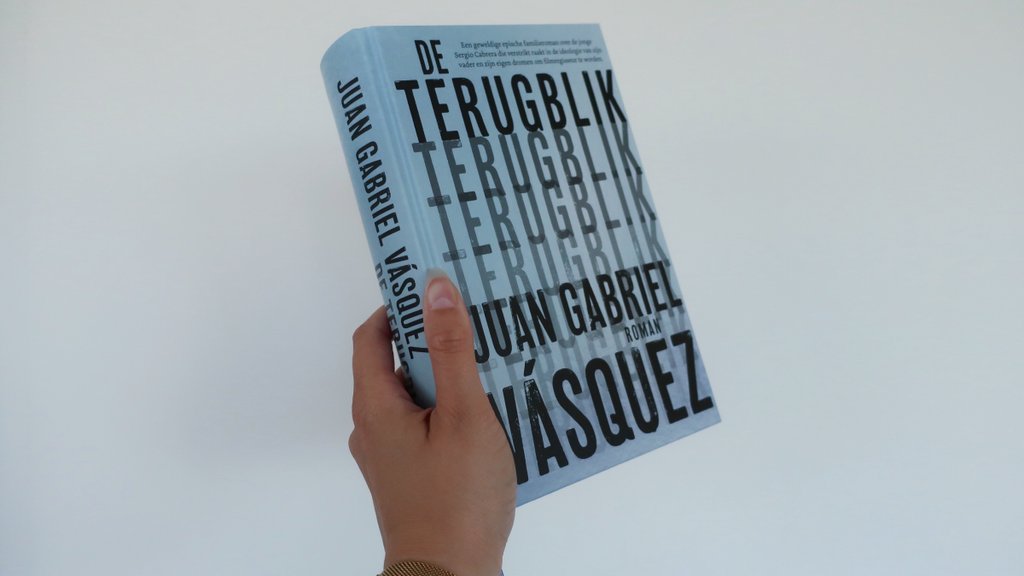 Vandaag verschijnt 'De terugblik' van Juan Gabriel Vásquez 📚 Staat deze familieroman al bij jou op de te-lezenlijst?

Meer weten? 👉 l8r.it/LUNT

#leestip #nieuwboek