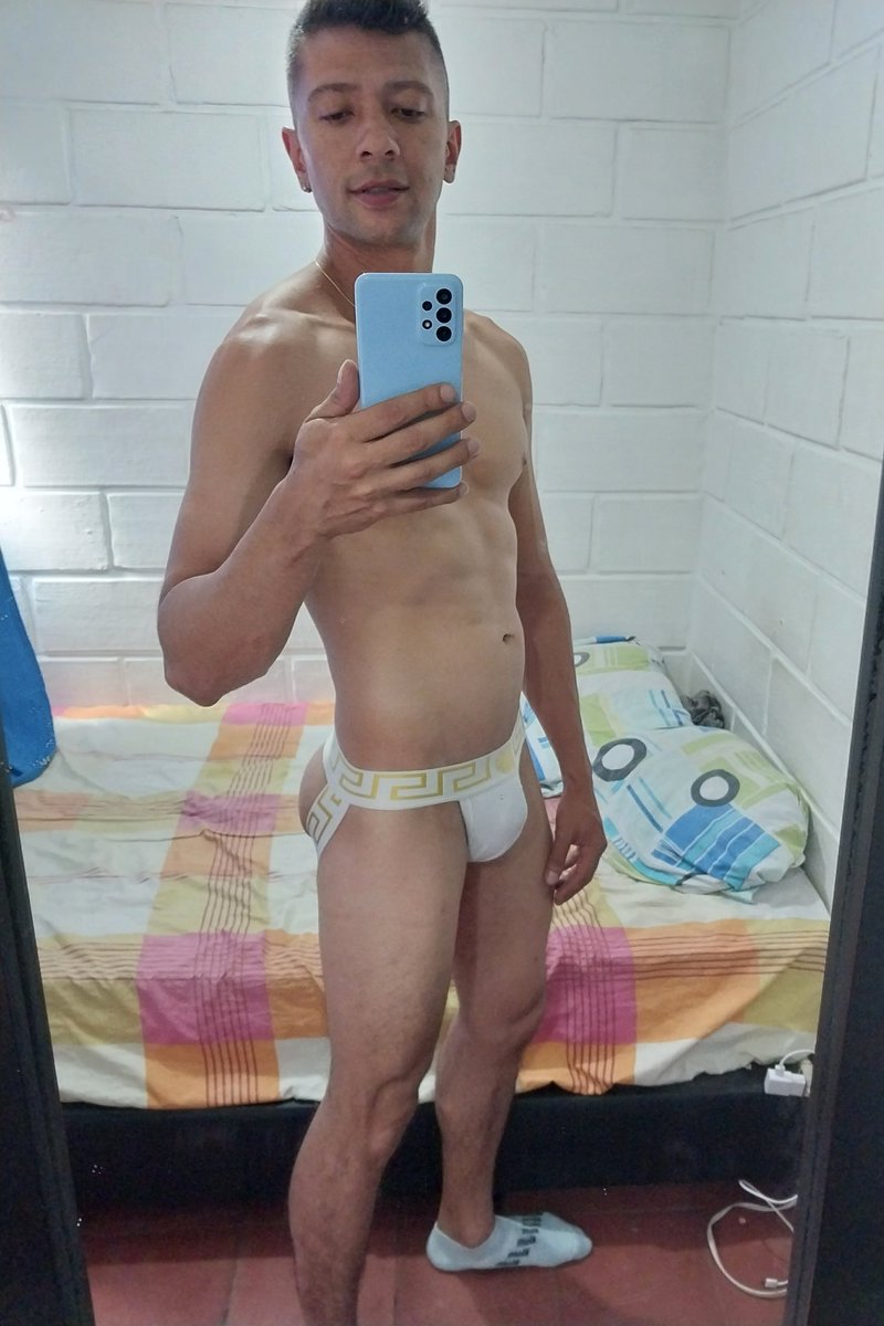 Dan01 tweet media
