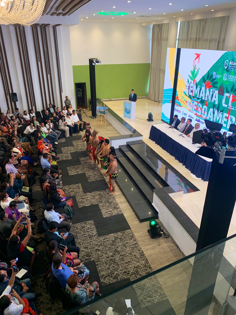 fsc_if's tweet photo. ¡Ya estamos en vivo!

Los Pueblos Indígenas y comunidades locales de Mesoamérica compartimos Soluciones Ancestrales para la crisis climática actual. 💪🏼

https://t.co/d3zD46r7NR

#RaícesProfundas #SolucionesIndígenas https://t.co/4GRd6cLeOI