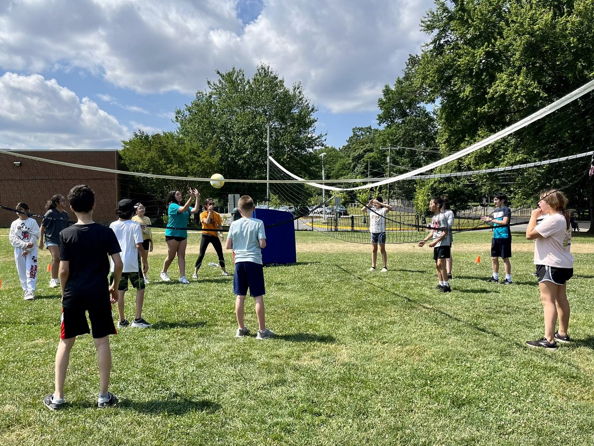 Such nice weather for our @6thFairhill students’ last Field Day! #webelongatFairhill