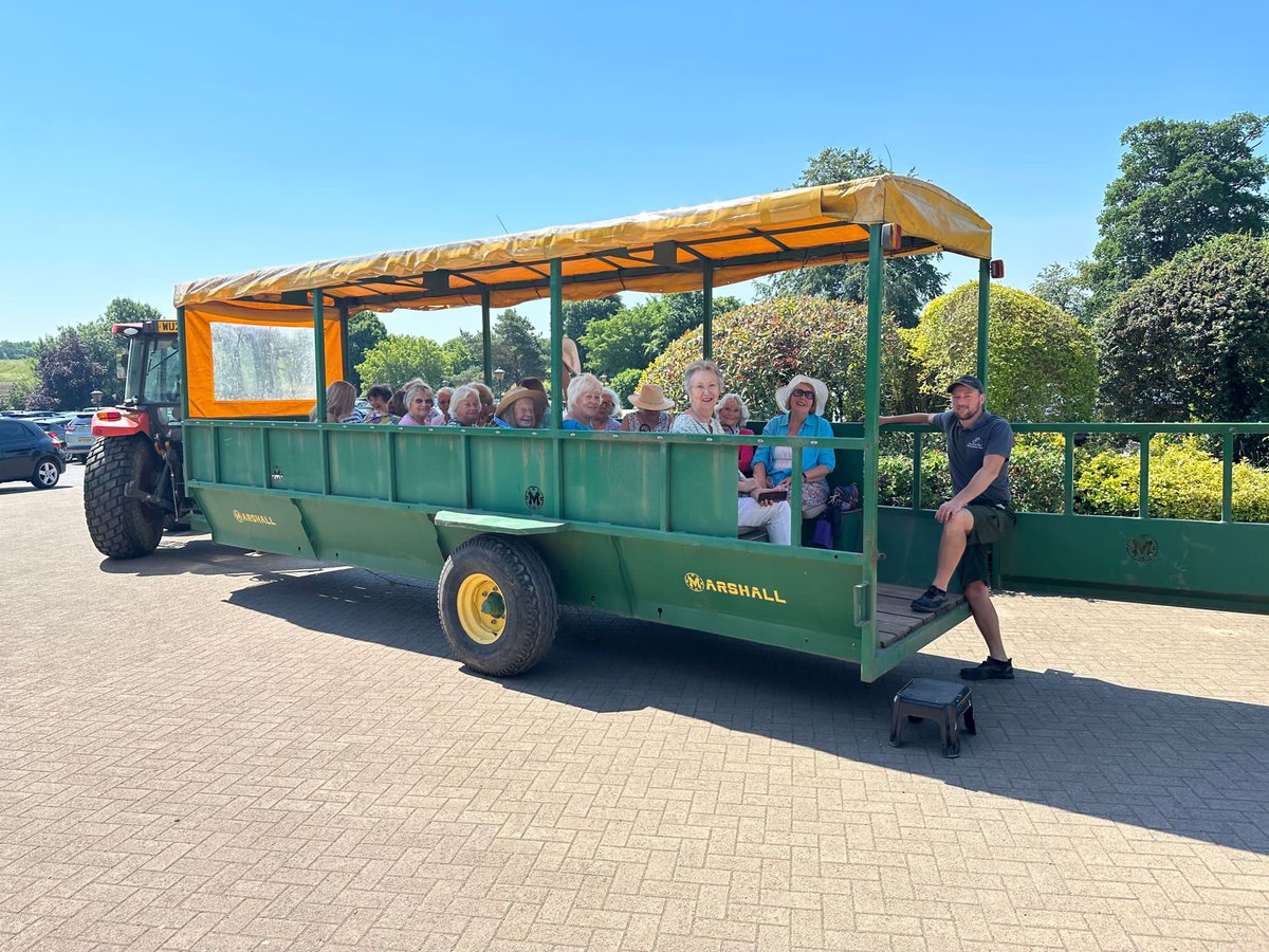 It was fantastic giving members of the Corona group a tour of the course this afternoon. We showed off our wildflower meadows, veteran oak trees and lakes that provide such a great habitat for wildlife. @CumberwellPark @sustainablegolf