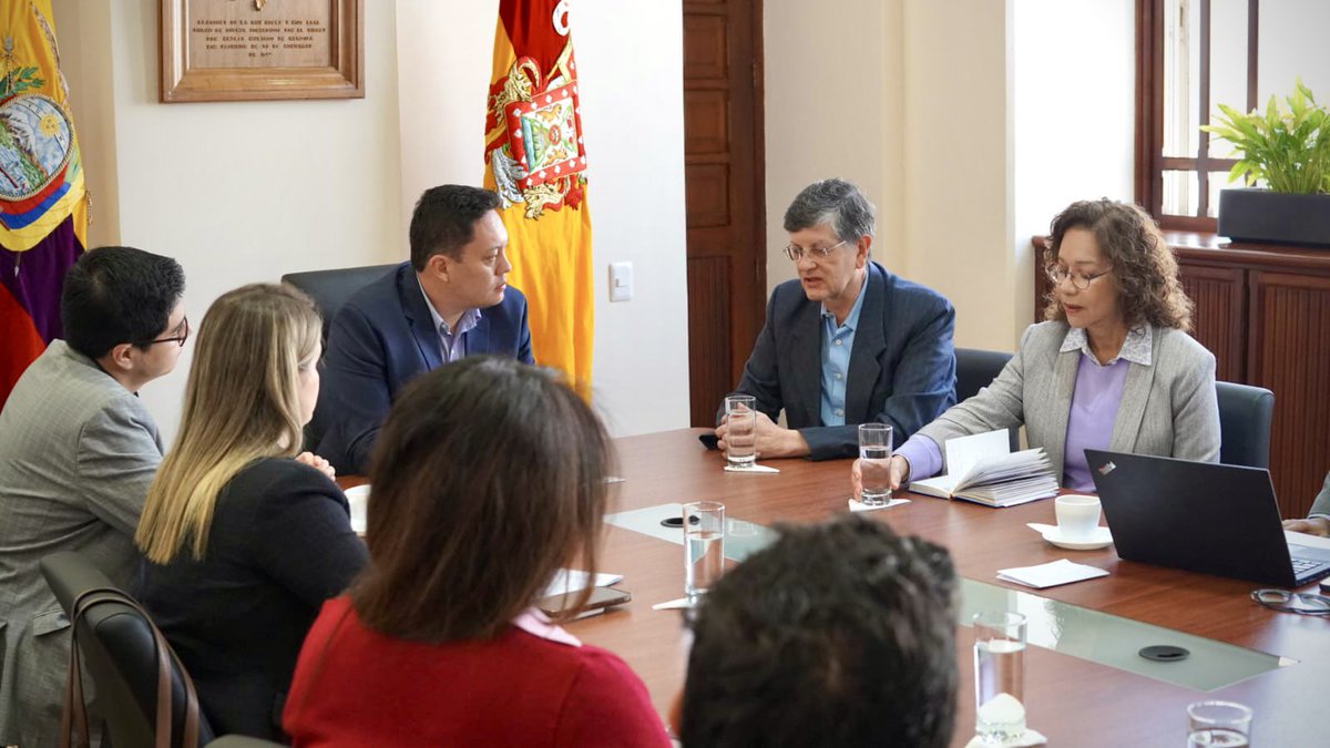 czamoramatute's tweet photo. Dimos la bienvenida a la misión alemana @KfW_FZ_int y al @BDEcuadorBP, para avanzar en el plan de movilidad urbana. 

Acordamos los pasos para obtener créditos y fondos no reembolsables, priorizando el financiamiento del proyecto Centro Histórico Bajo en Emisiones. ❤️💛 https://t.co/9C3tb9t6ac