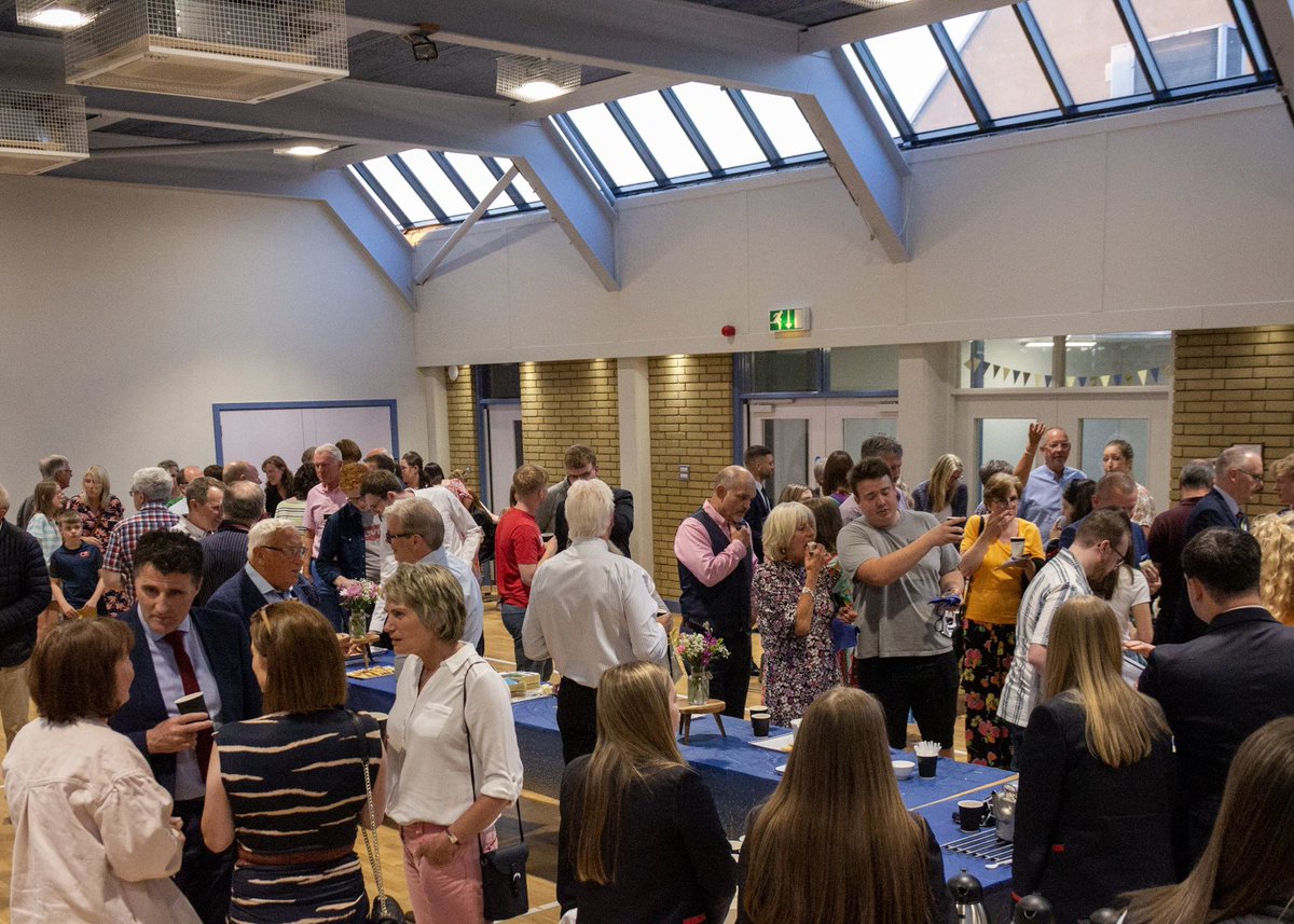 LurganCollege's tweet photo. What a wonderful evening we enjoyed at our 150th Anniversary Service of Thanksgiving at Hill Street Presbyterian Church. It was lovely to see so many friends of the school there enjoying a trip down memory lane! #LC150 https://t.co/wxwO3VWS9O