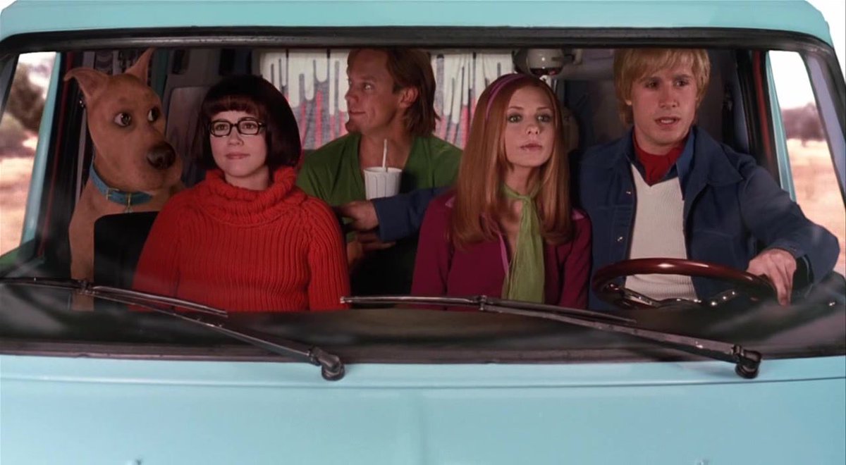 notgwendalupe's tweet image. 'scooby doo' premiered 21 years ago today