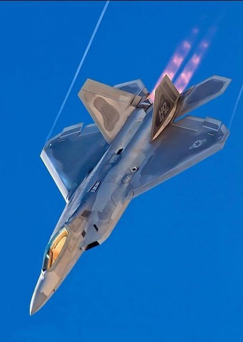 F-22 Raptor pushing limits 
#F22  #F22Raptor #Stealth #aviation #fighterjet #aviationdaily #Military #USAF #AirForce  #flying #Speed #Aircraft