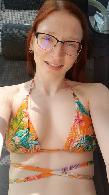 Jeden Strahl genie&szlig;en .. https://t.co/cxmb0pmkt1<a href="/tag/lingerie"class="tags"><span>#lingerie</span></a><a href="/tag/photography"class="tags"><span>#photography</span></a><a href="/tag/redhead"class="tags"><span>#redhead</span></a><a href="/tag/redhair"class="tags"><span>#redhair</span></a><a href="/tag/girlswithtattoos"class="tags"><span>#girlswithtattoos</span></a>
