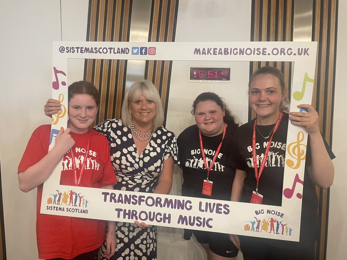Sue Webber MSP 💜💙 (@suejwebber) on Twitter photo This afternoon I met a super group of young people from <a href="/sistemascotland/">Sistema Scotland</a> Big Noise Douglas
They told me about how they were developing their own leadership skills and style through the work at Big Noise
Transforming lives through Music 🎶 This afternoon I met a super group of young people from <a href="/sistemascotland/">Sistema Scotland</a> Big Noise Douglas
They told me about how they were developing their own leadership skills and style through the work at Big Noise
Transforming lives through Music 🎶