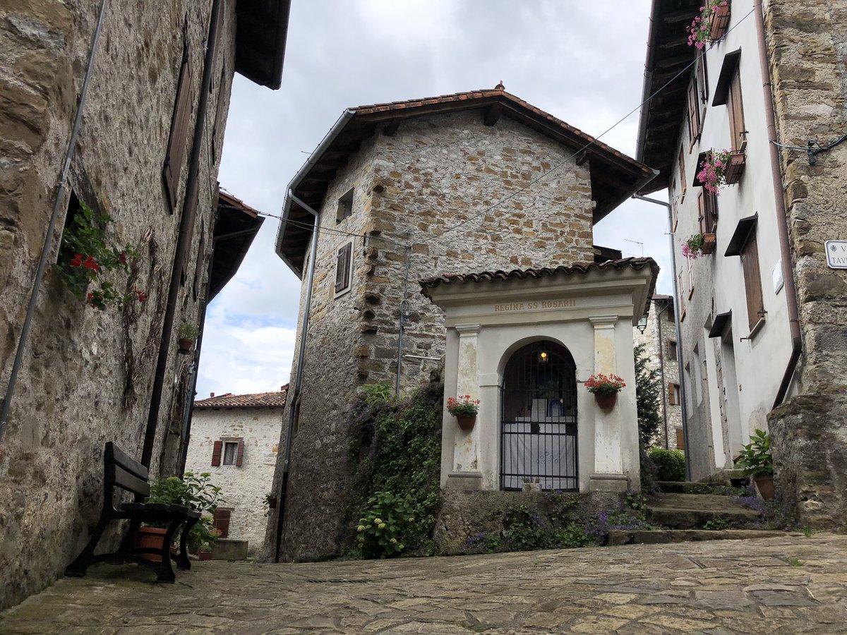 massimilianimrc's tweet photo. Poffabro, uno di quei paesi lontani da tutto e tutti, una piccola meraviglia
#Poffabro #FVG #Friuli #ValColvera https://t.co/vHVEfjwZeK