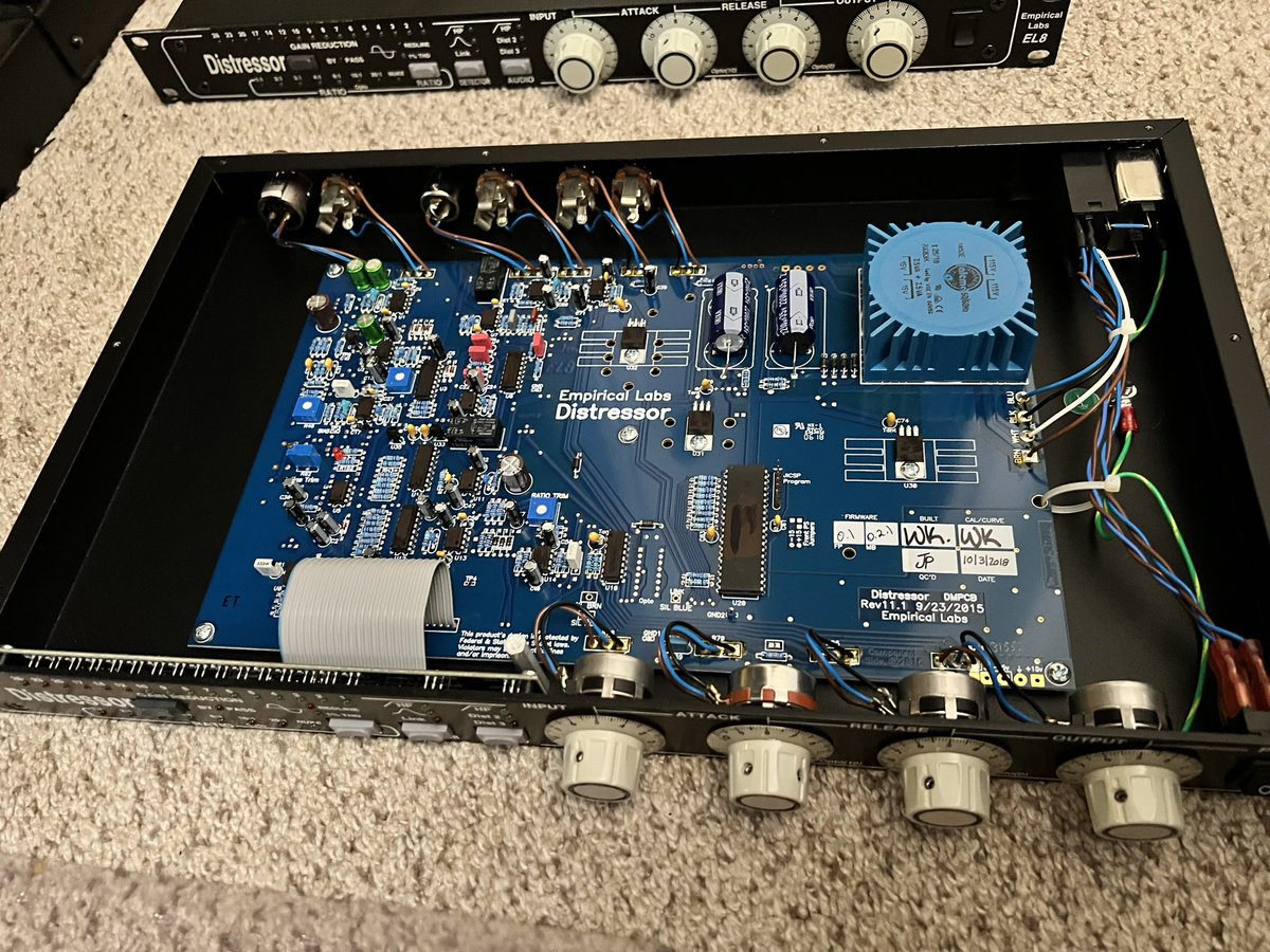 FlotronMusic's tweet photo. Distressor 2018 vs. 2009. Fun to open up studio gear and see what’s actually inside, interesting design differences between these two.
#musicstudio #empiricallabs #distressor https://t.co/6iS9DT6sxv