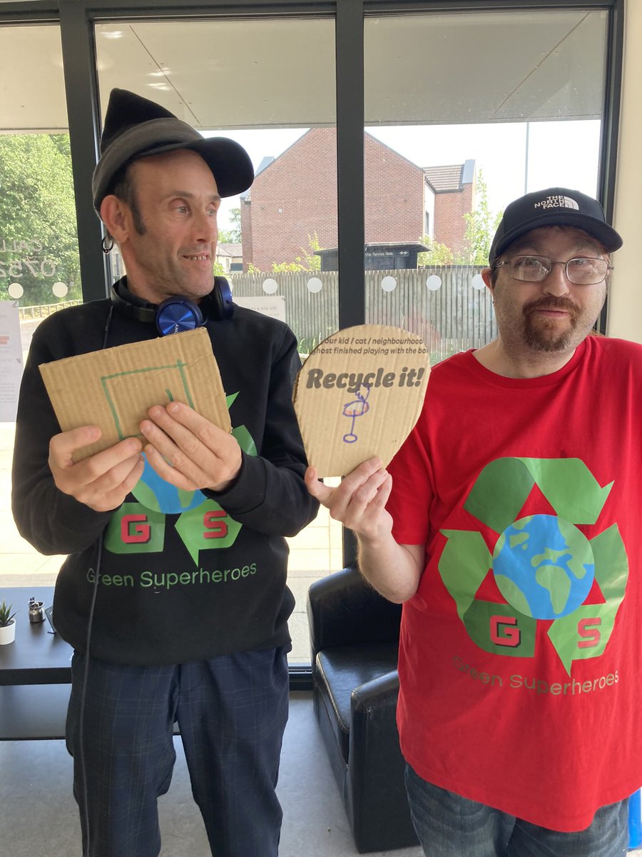 It was too hot for litter picking with the @FD_SPICE Green Superheroes today so we stayed inside the cool @CafeBeal and got arty. We made fans to help us stay cool in the heat and everyone got a water bottle to help them drink lots of liquids and stay hydrated #BeCreative