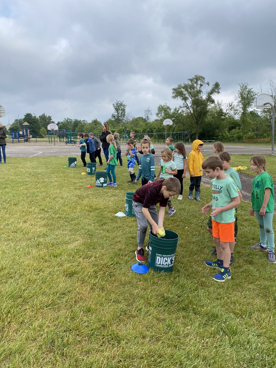 MrsWilsonsClass's tweet photo. Field Day fun! https://t.co/iGmWiFSoeQ