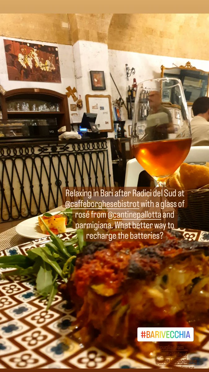 Relaxing and detoxing in Bari after Radici del Sud...

well, perhaps not detoxing but enjoying a #neroditroia rosé from Leonardo Pallotta 🍷

...at Caffè Borghese in Bari Vecchia 

#puglia 
#radicidelsud 
#pugliagram
