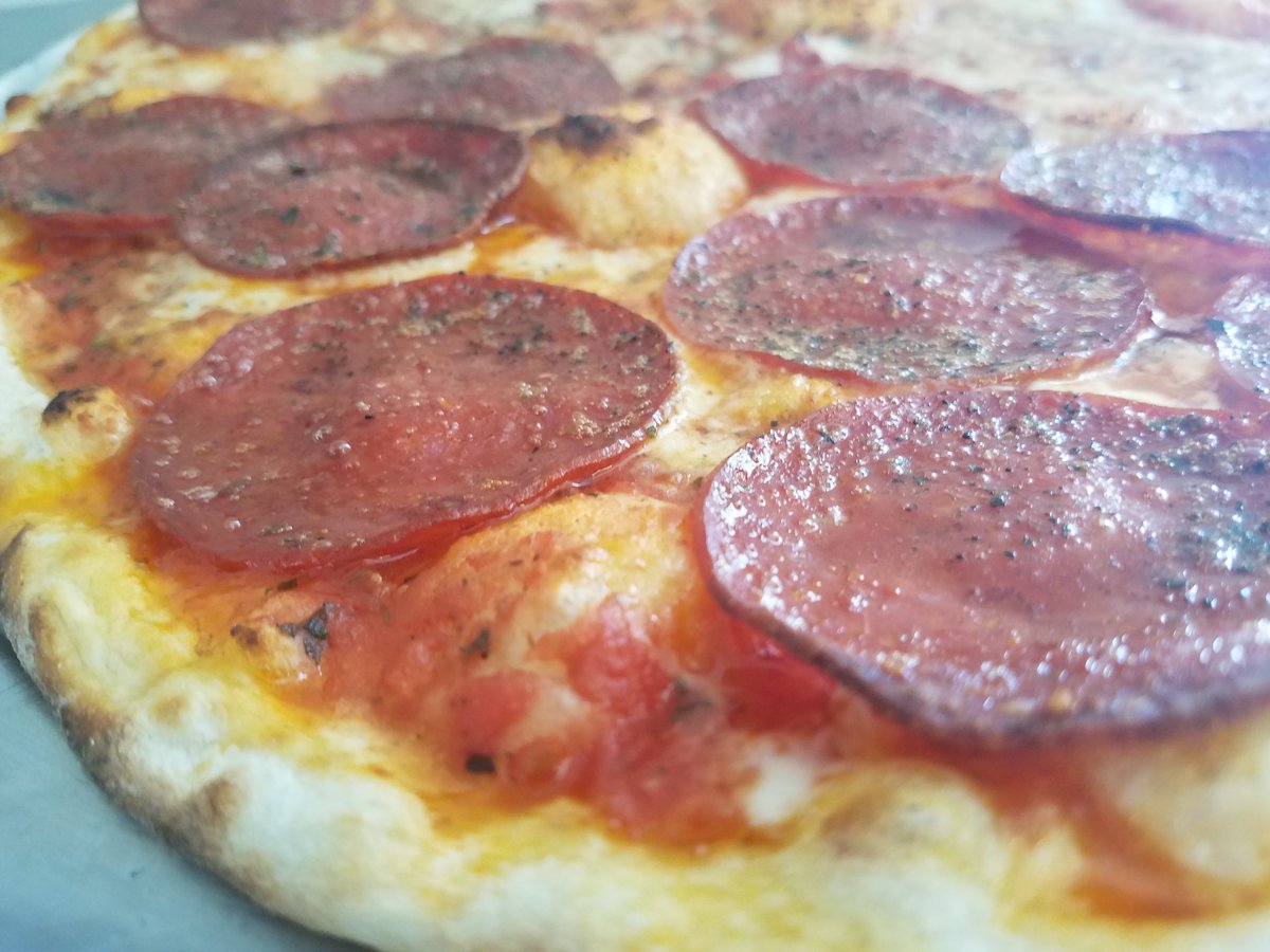 Every Tuesday Night is 1 topping pizza for $10 Night! Includes Gluten FREE and Vegan toppings!  #glutenfree #pizza #tuesdaynight #toppings #topping #nightowl #thingstodosrq #srqlife #sarasotaliving #srqfood #weeknights #pizza #sarasota #siestakey #longboatkey #datenight