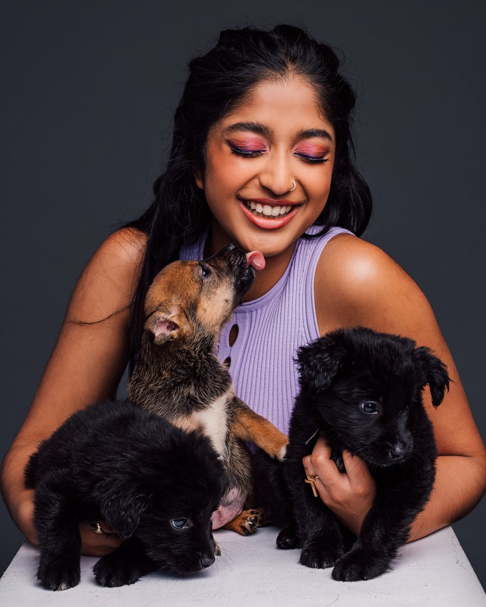 In honor of the final season of #NeverHaveIEver, Maitreyi Ramakrishnan joined us to make her dreams come true and play with some puppies (while answering YOUR questions)! So, is she officially Team Ben or Team Paxton? Watch the full #PuppyInterview: youtube.com/watch?v=nVUhBG……