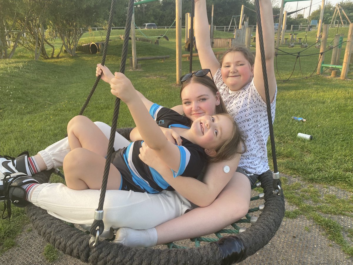 rach_twinning's tweet photo. My girl Gang 🩷🩷🩷♾️
#daughters #trebletrouble #mygirls https://t.co/M5JipmYHCN