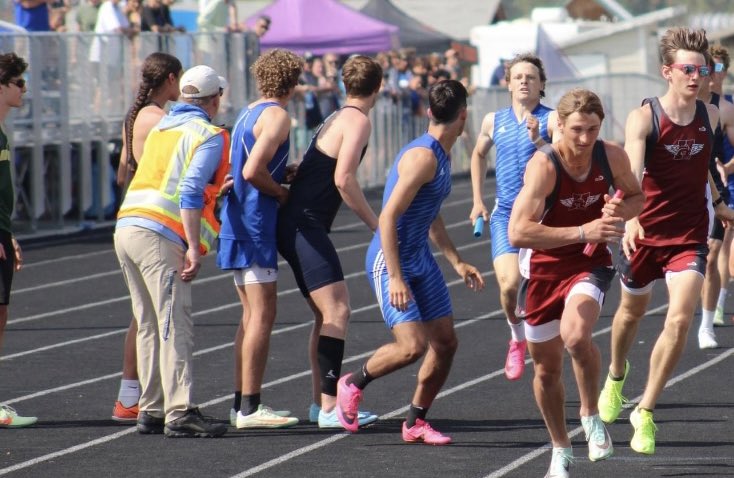 taylorsearle_7's tweet photo. Fun end to my junior track season at state! PR’s👇
PV- 15’1” 
4x100- 43.77
4x400- 3:24.32
100- 11.2 
4x4 split- 50 https://t.co/LBAw2QCnnf
