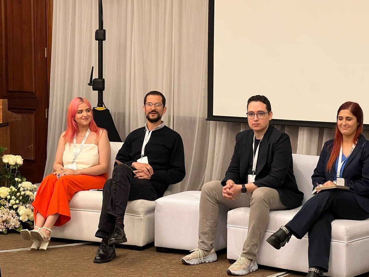 yoMexiro's tweet photo. Agradecemos a @IRIglobal e @IRI_es por la invitación para hablar en #Ecuador sobre el valor del diseño de productos y servicios con #UX con enfoques de #DDHH, anticorrupción, género y feminismos.

👉🏾Participa @enavdesign, nuestro director de Innovación, Diseño y Estrategia. https://t.co/hmbDQW0Chr