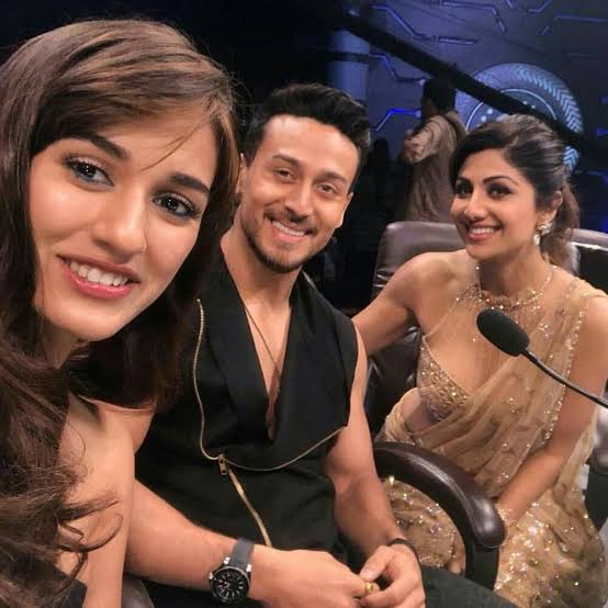 Shamita121's tweet photo. A wish u happy birthday 🎂 🥳 🎉 @DishPatani Maam "May God bless u with health wealth and prosperity in ur life" #HappyBirthdayDishaPatani on behalf of @TheShilpaShetty / @ShamitaShetty maam fans #DishaPatani #ShilpaShetty #shamitashetty #Shamitatribe
@shamz126 @tanyahossain2 https://t.co/yucoKFPADr
