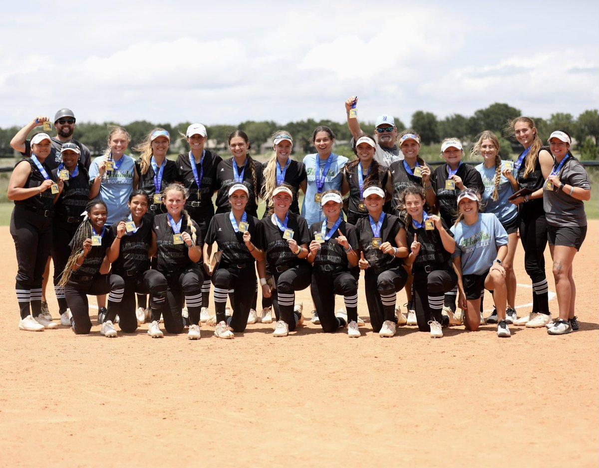 LakehawkSB's tweet photo. Happy #WorldSoftballDay 

Softball is what you do, not who you are.

Softball is the tool, not your identity

#Softball #NFCA #USSSA https://t.co/G1r7pYS19h