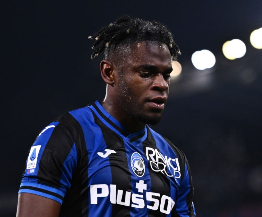 🔥 Safa Kaan: 'Atalanta forması giyen forvet Duvan Zapata, Galatasaray’ın görüştüğü oyuncular arasında yer alıyor.'