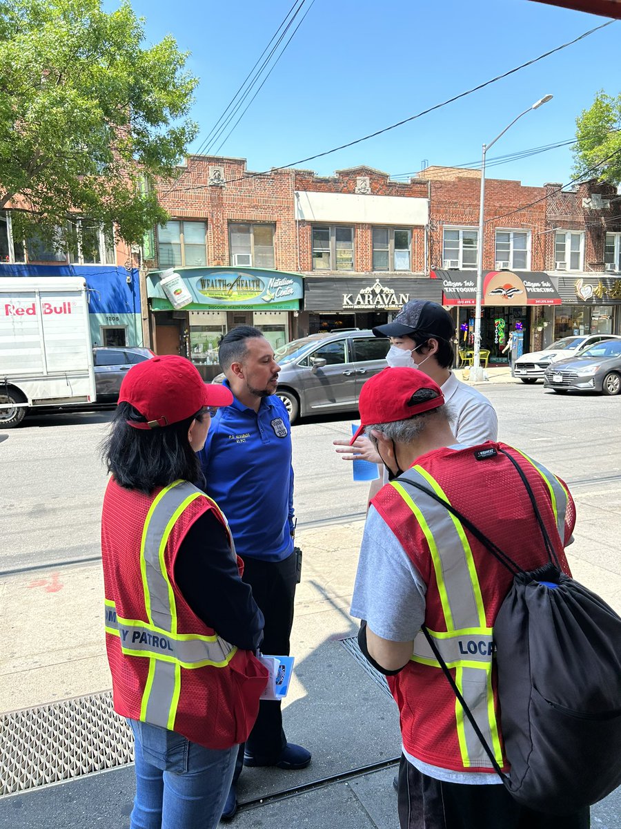 lcp_2023's tweet photo. 🚓Today's patrol is special! Joined by a 61st Precinct @NYPD61Pct officer, a Youth Community Coordinator, and a new member from Brooklyn Community Board 15. As we walk the streets, more people show interest and joined LCP. Let's making a difference together! #CommunityPatrol https://t.co/dCPt5QyYiO