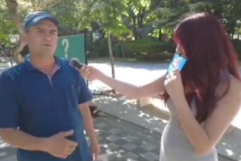 Kırklareli'nde bir ilçede yaşayan adam;

 "Evlenecek bayan bulamıyorum, bayan kıtlığı bölgesindeyim. 15 bin erkek 13 bin bayan var. Hiçbir televizyon programı bu kıtlığı gündeme getirmiyor." dedi